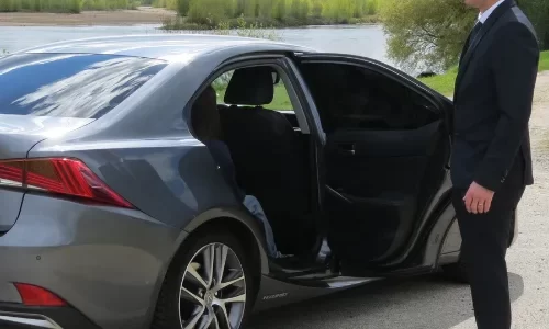 chouette-VTC-tours-accueil-dans-vehicule-tout-confort